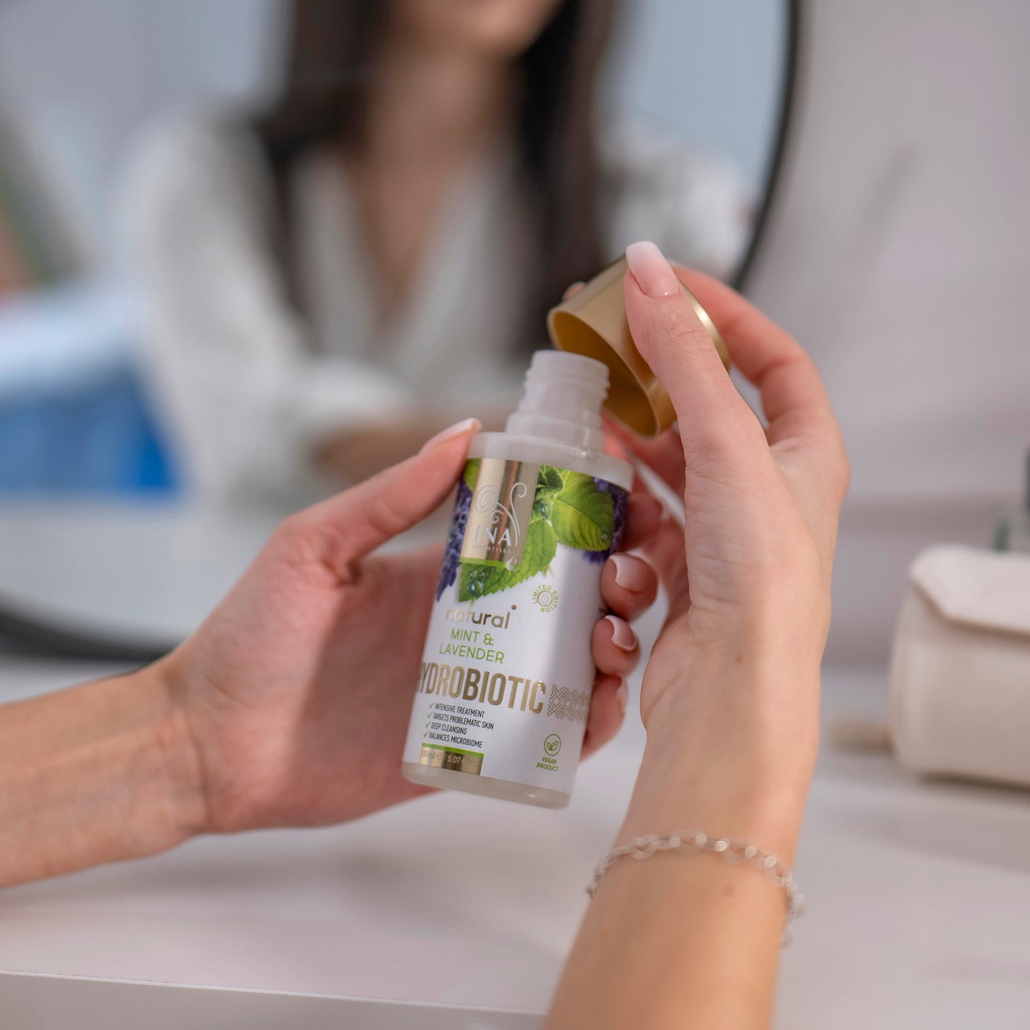 Hydrobiotic - Лавандула и Мента - интензивна грижа при Акне