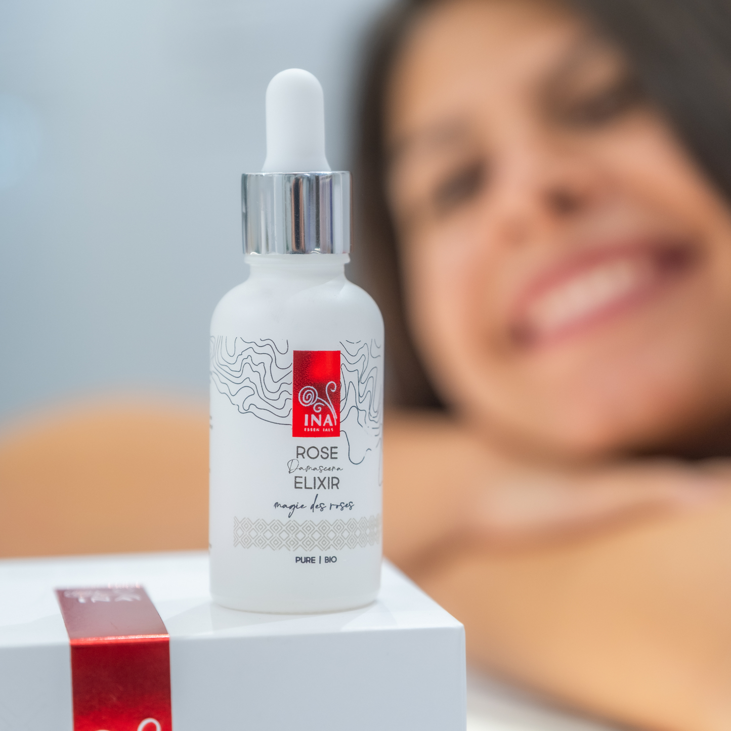 Купете 2 Хидратиращи дневни крема за лице + 1 Anti-Age Серум