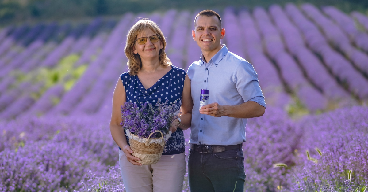 Тийнейджърското акне: Как да се справим с пъпките с Био Лавандулова Вода